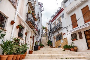 Traditional neighborhood in Alacant Spanish property - Emigrate2